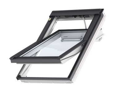 VELUX Elektr. GGU tetőtéri ablak műanyag bev., 3-rétegű üveg 94x140cm