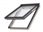 VELUX GPL tetőtéri ablak fa, 3-rétegű üveg 94x140 cm