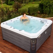Prague CityLife Deluxe masszázsmedence